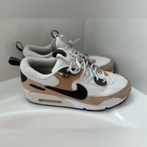 Women's Nike Air Max 90 Futura Casual Shoes - size 9